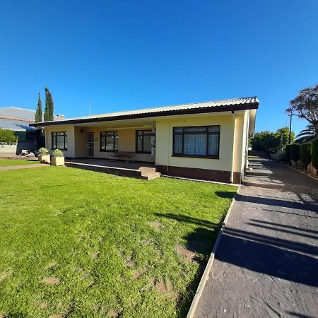 Dagbreek Otel Beaufort West Dış mekan fotoğraf